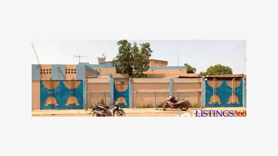 300,000 F Belle villa basse 04 pièces à louer à zone ii - centre, ouagadougou
